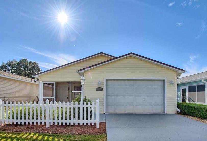 2 Villas for Sale in The Villages, FL Top Locations & Outdoor Spaces